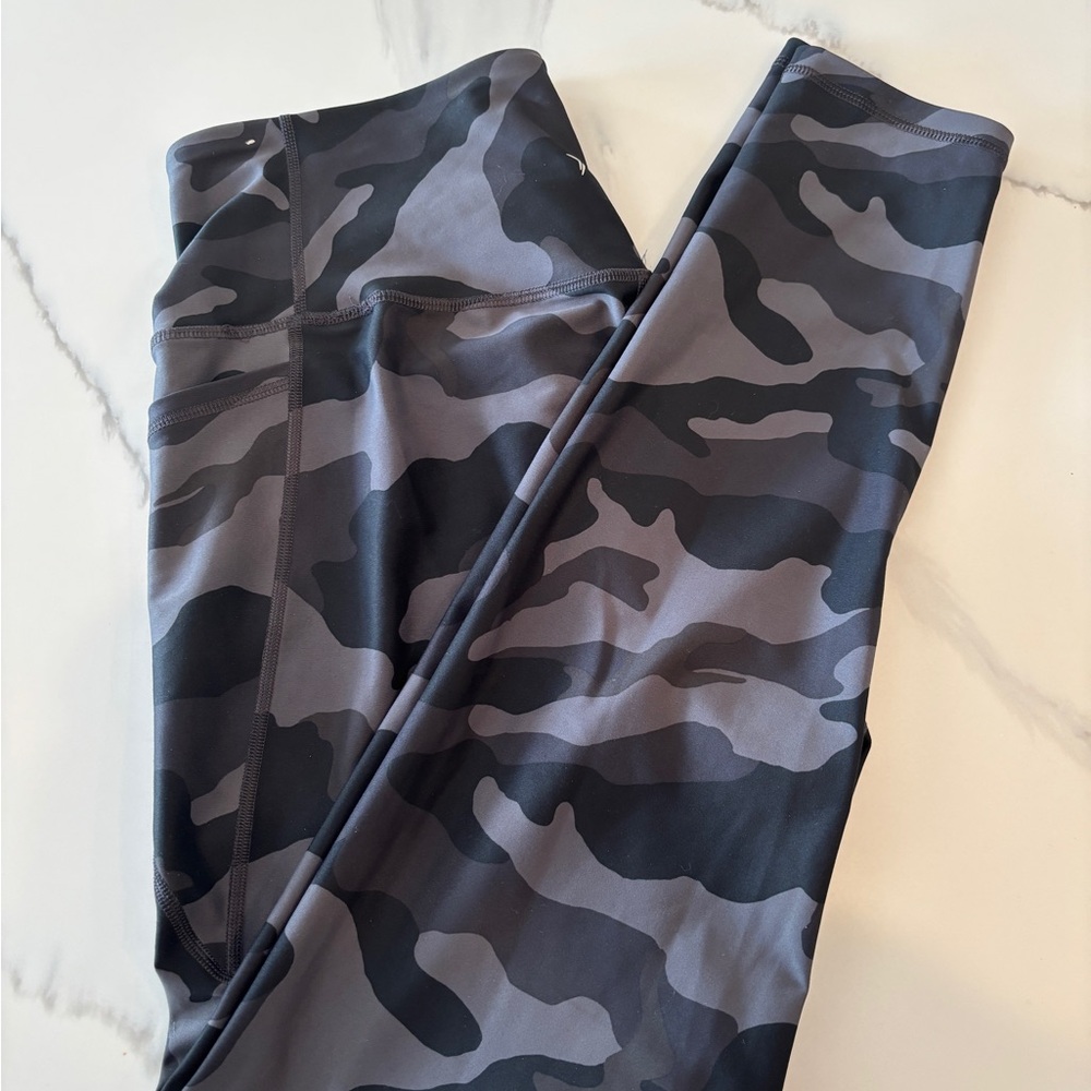 Old Navy Camouflage Leggings - Black and Gray